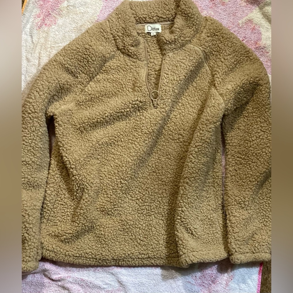 Dittos Women’s Large Brown Fuzzy Pullover